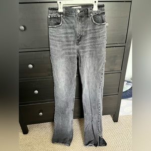Abercrombie & Fitch The 90’s Straight Ultra High Rise Jean - Women’s Size 27/4